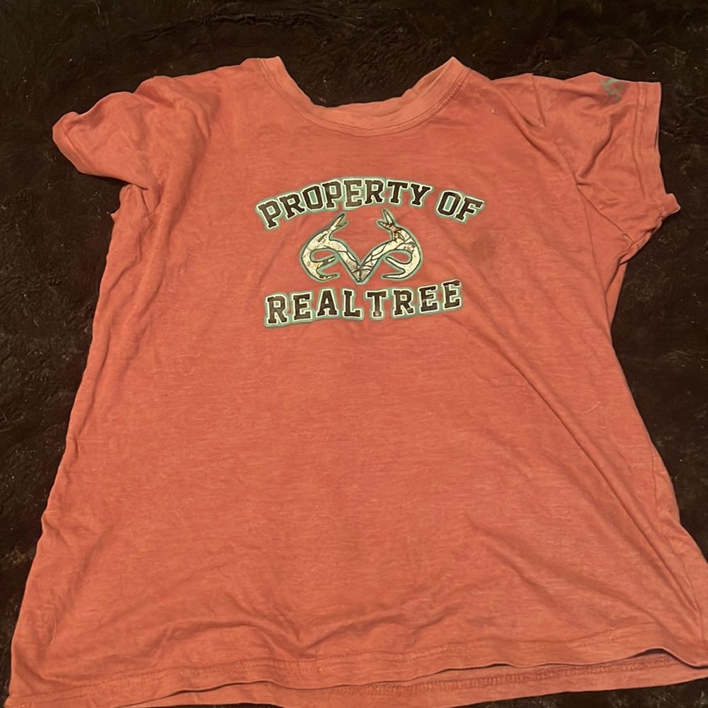 Red real tree size large t shirt